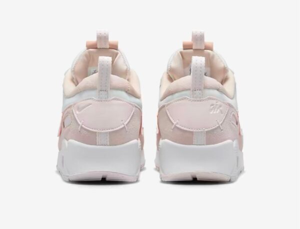 ⁦Nike Air Max 90 Futura⁩ – תמונה ⁦8⁩