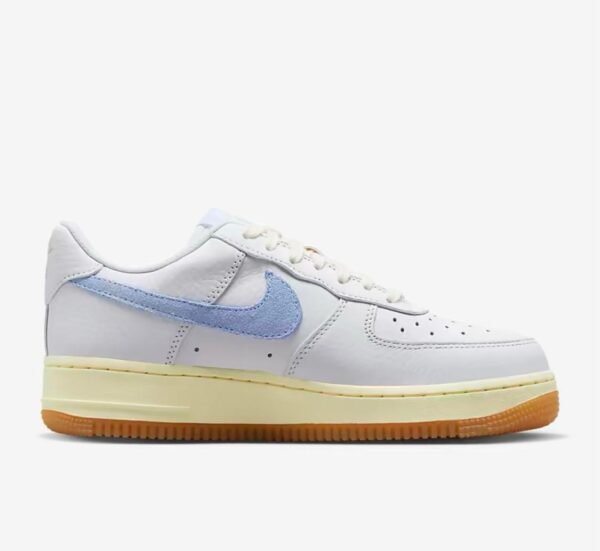 ⁦Nike Air Force 1 '07⁩ – תמונה ⁦2⁩